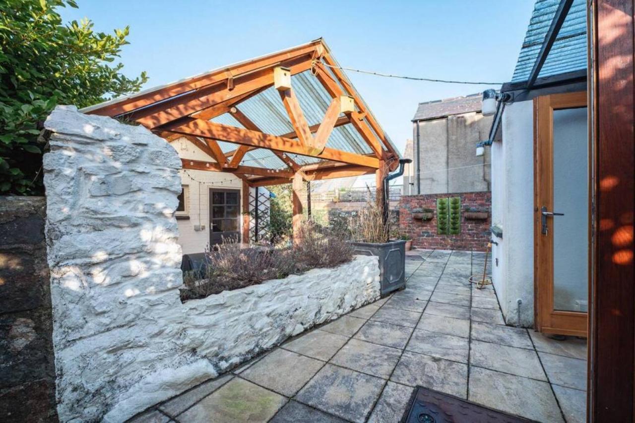 Cosy Welsh Cottage In St Davids Centre With Garden Eksteriør billede