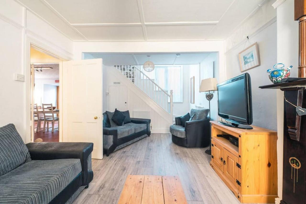 Cosy Welsh Cottage In St Davids Centre With Garden Eksteriør billede