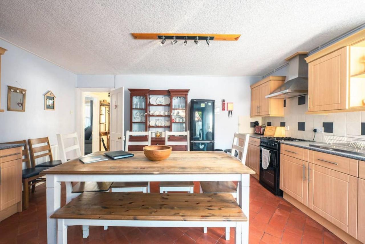 Cosy Welsh Cottage In St Davids Centre With Garden Eksteriør billede