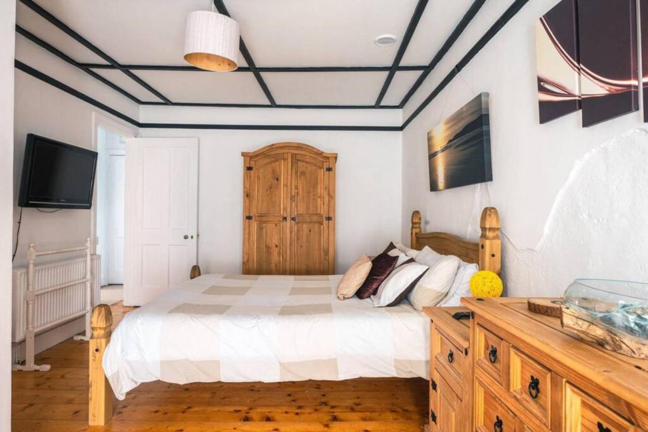 Cosy Welsh Cottage In St Davids Centre With Garden Eksteriør billede
