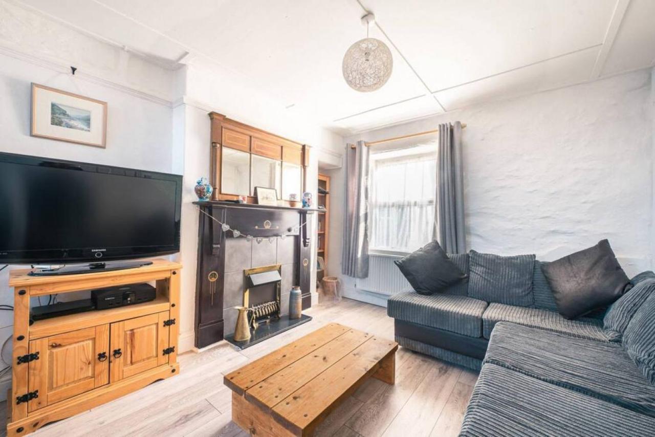Cosy Welsh Cottage In St Davids Centre With Garden Eksteriør billede