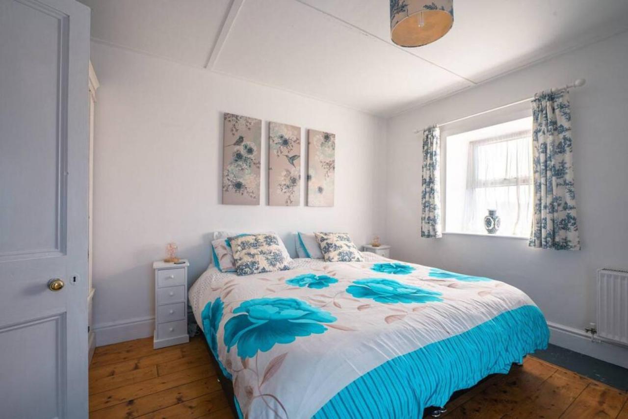 Cosy Welsh Cottage In St Davids Centre With Garden Eksteriør billede