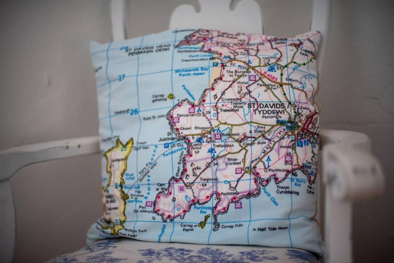 Cosy Welsh Cottage In St Davids Centre With Garden Eksteriør billede