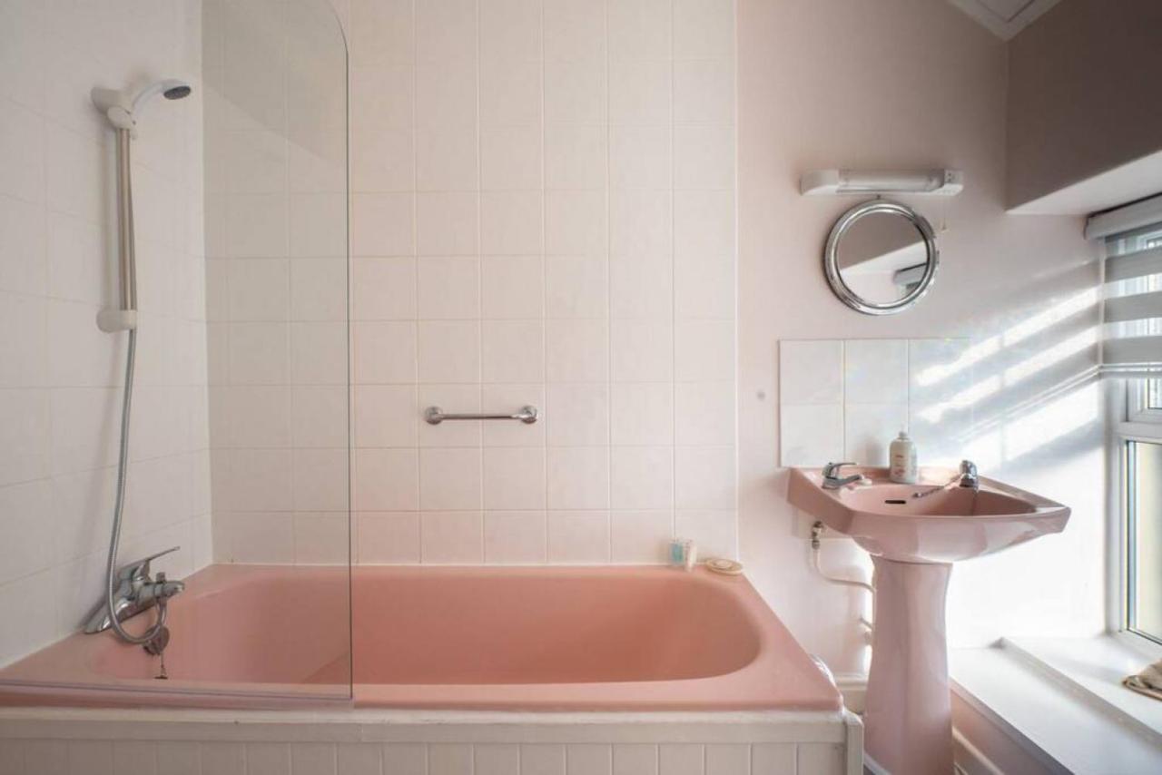 Cosy Welsh Cottage In St Davids Centre With Garden Eksteriør billede